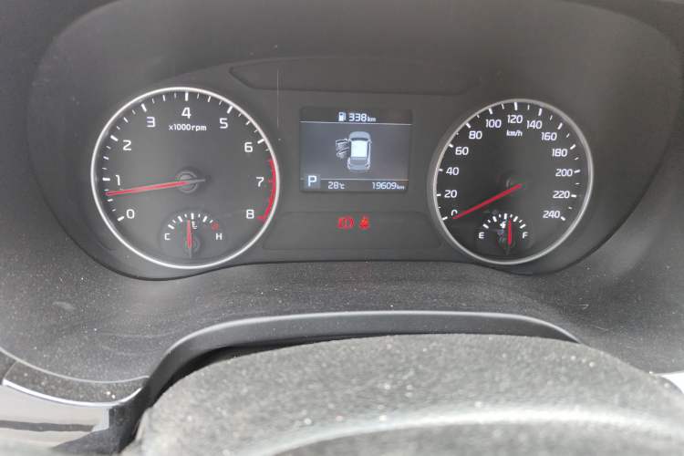 Used Kia KX3 2020 1.5L CVT Trend Edition Odometer Close Up