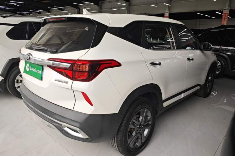 Used Kia KX3 2020 1.5L CVT Smart Edition Rear Right 45 Deg