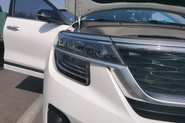 Used Kia KX3 2020 1.5L CVT Trend Edition Right Front Headlight