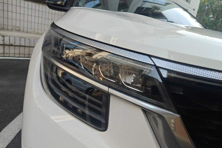 Used Kia KX3 2020 1.5L CVT Trend Edition Right Front Headlight