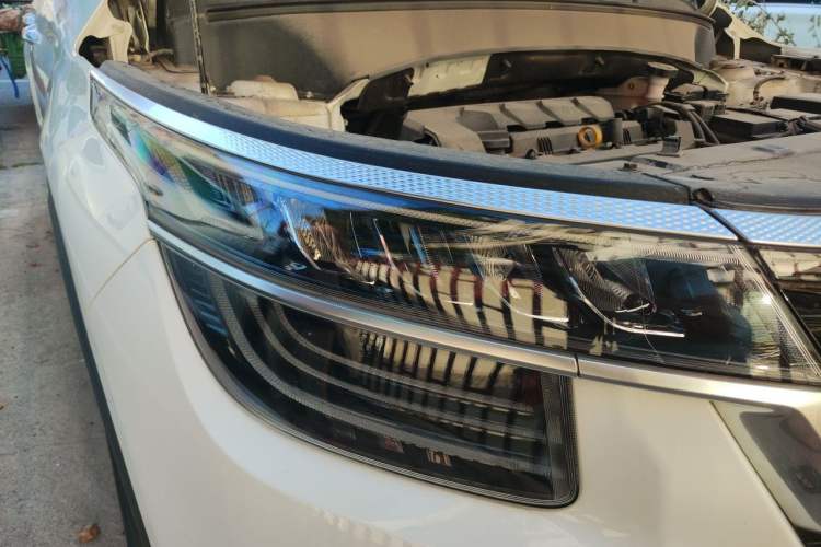 Used Kia KX3 2020 1.5L CVT Trend Edition Right Front Headlight