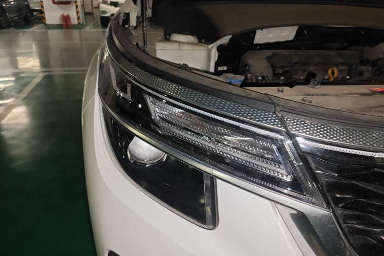 Used Kia KX3 2020 1.5L CVT Smart Edition Right Front Headlight