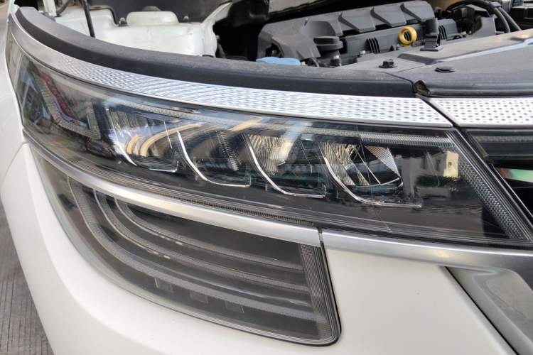 Used Kia KX3 2020 1.5L CVT Trend Edition Right Front Headlight