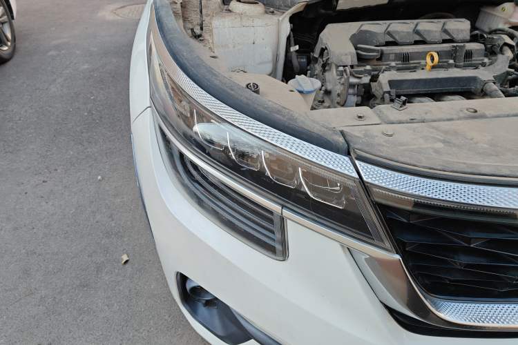 Used Kia KX3 2020 1.5L CVT Trend Edition Right Front Headlight