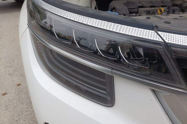 Used Kia KX3 2020 1.5L CVT Trend Edition Right Front Headlight