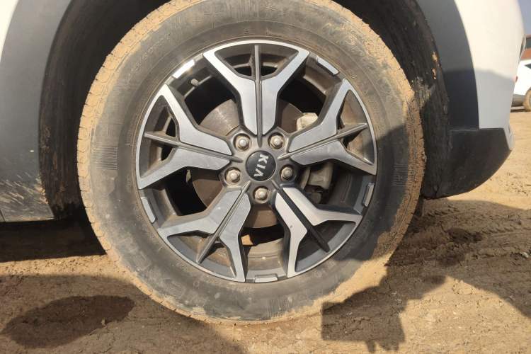 Used Kia KX3 2020 1.5L CVT Trend Edition Right Front Wheel Hub