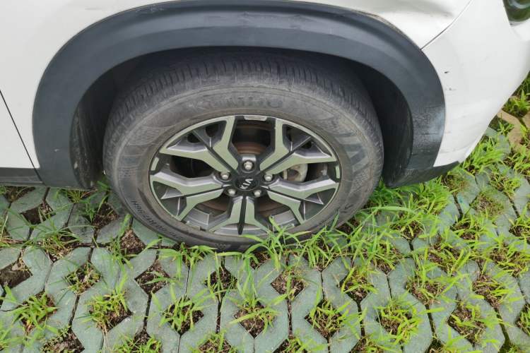 Used Kia KX3 2020 1.5L CVT Trend Edition Right Front Wheel Hub
