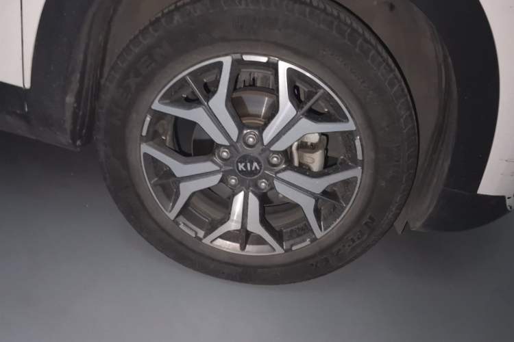 Used Kia KX3 2020 1.5L CVT Trend Edition Right Front Wheel Hub