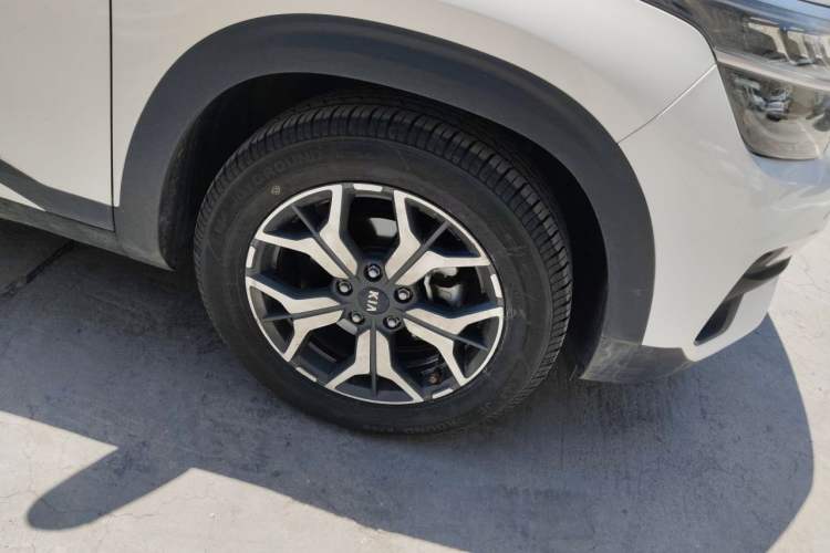 Used Kia KX3 2020 1.5L CVT Trend Edition Right Front Wheel Hub