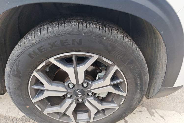 Used Kia KX3 2020 1.5L CVT Trend Edition Right Front Wheel Hub