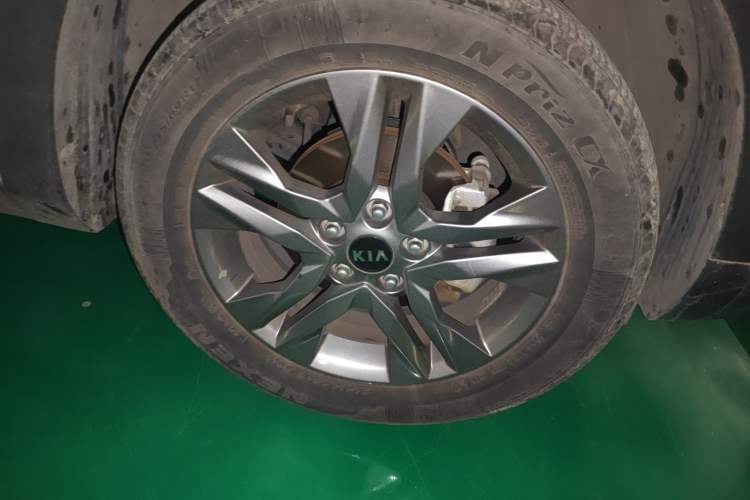 Used Kia KX3 2020 1.5L CVT Smart Edition Right Front Wheel Hub