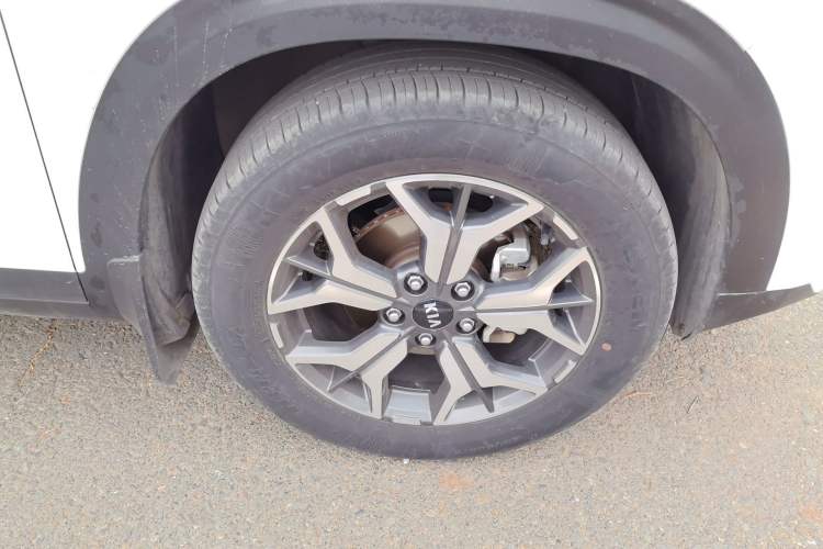 Used Kia KX3 2020 1.5L CVT Trend Edition Right Front Wheel Hub
