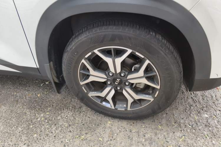 Used Kia KX3 2020 1.5L CVT Trend Edition Right Front Wheel Hub