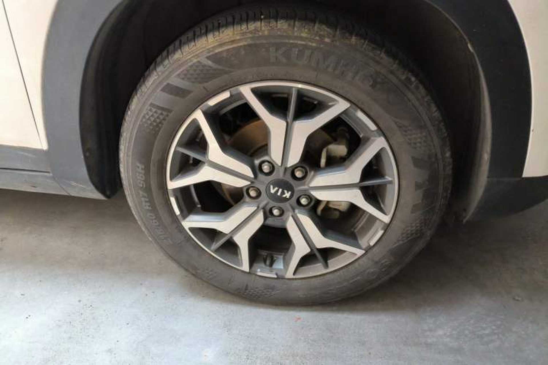 Used Kia KX3 2020 1.5L CVT Trend Edition Right Front Wheel Hub
