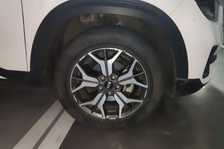 Used Kia KX3 2020 1.5L CVT Trend Edition Right Front Wheel Hub