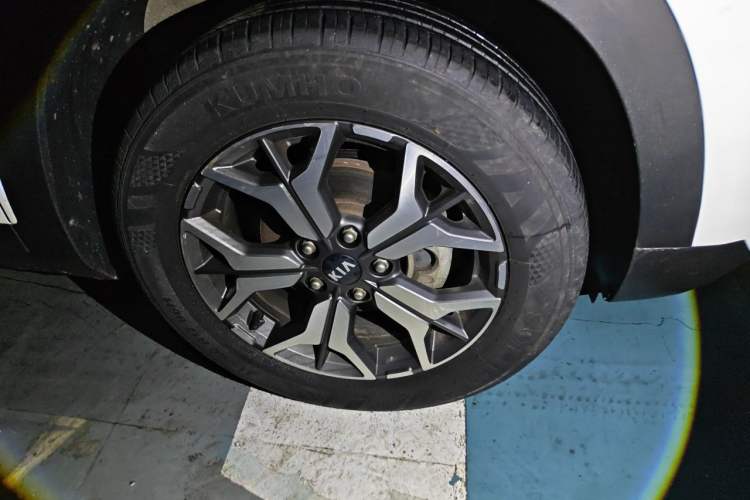Used Kia KX3 2020 1.5L CVT Trend Edition Right Front Wheel Hub