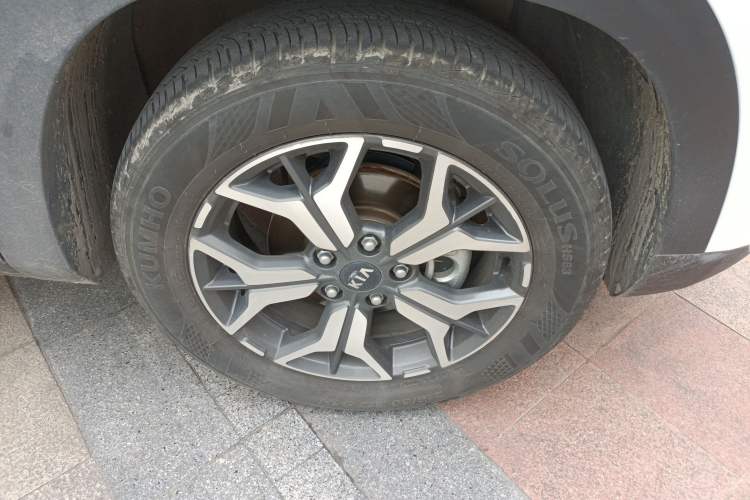 Used Kia KX3 2020 1.5L CVT Trend Edition Right Front Wheel Hub
