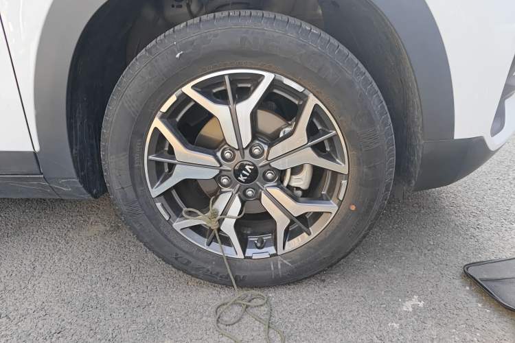 Used Kia KX3 2020 1.5L CVT Trend Edition Right Front Wheel Hub