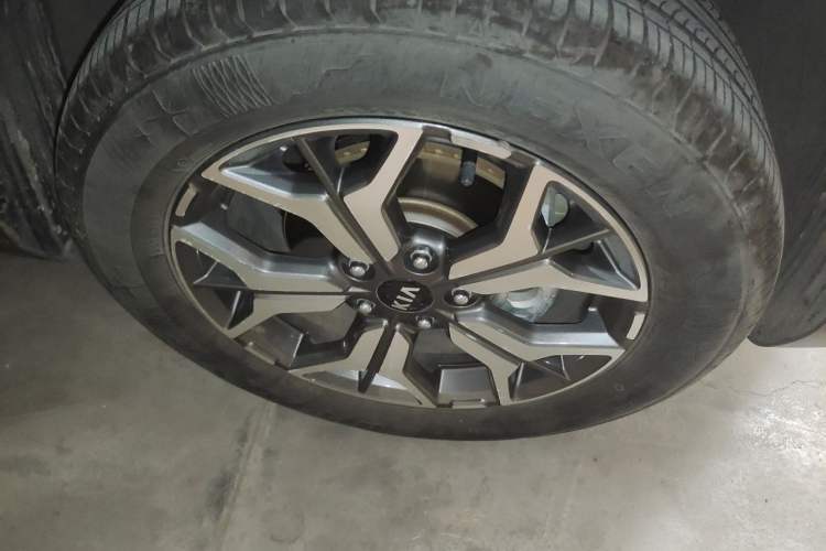Used Kia KX3 2020 1.5L CVT Trend Edition Right Front Wheel Hub