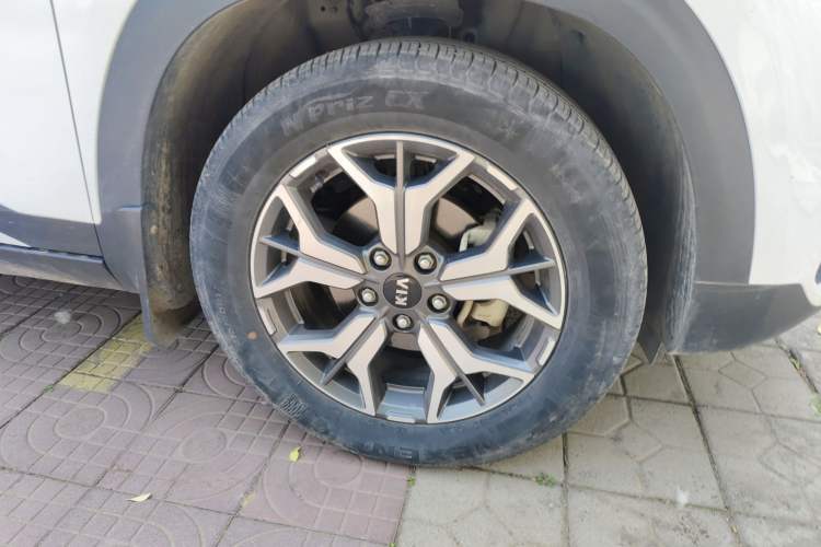 Used Kia KX3 2020 1.5L CVT Trend Edition Right Front Wheel Hub