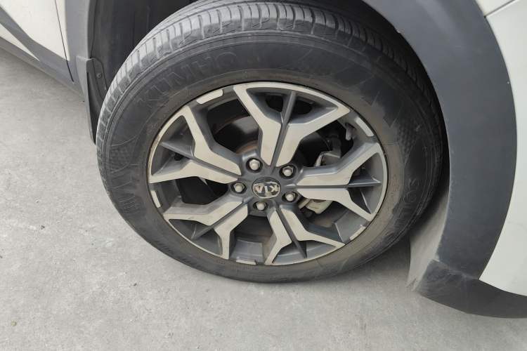 Used Kia KX3 2020 1.5L CVT Trend Edition Right Front Wheel Hub