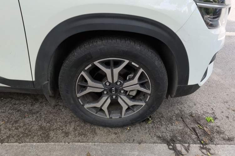 Used Kia KX3 2020 1.5L CVT Trend Edition Right Front Wheel Hub