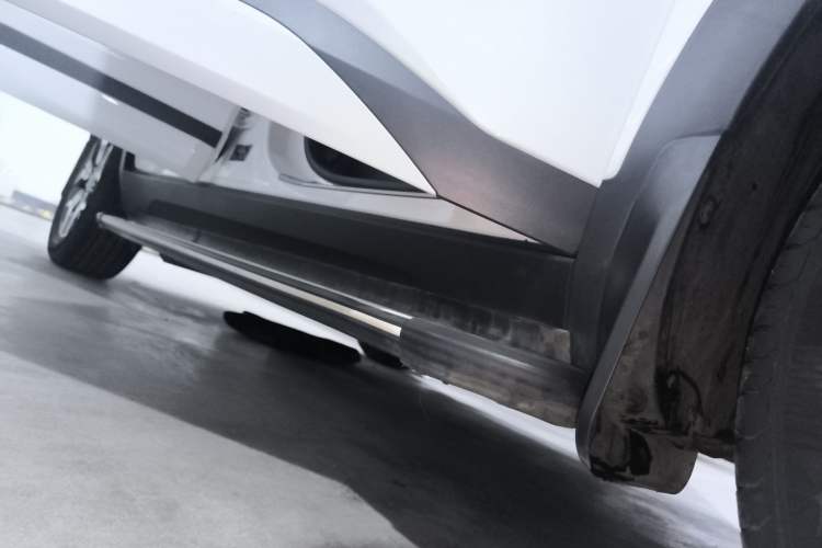 Used Kia KX3 2020 1.5L CVT Trend Edition Right Side Sill