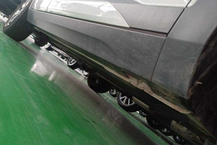 Used Kia KX3 2020 1.5L CVT Trend Edition Right Side Sill
