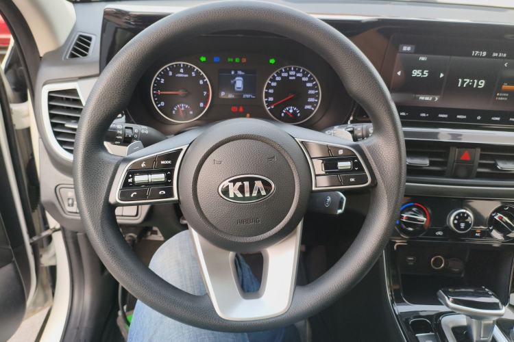 Used Kia KX3 2020 1.5L CVT Comfort Edition Steering Wheel