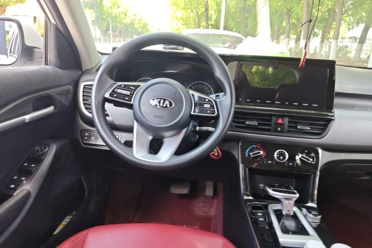 Used Kia KX3 2020 1.5L CVT Comfort Edition Steering Wheel