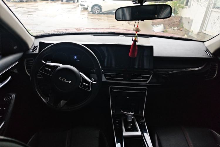 Used Kia KX3 2021 1.5L CVT Trend Edition Center Console