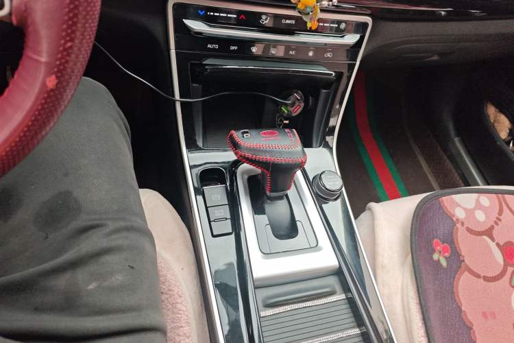 Used Kia KX3 2021 1.5L CVT Trend Edition Gear Lever