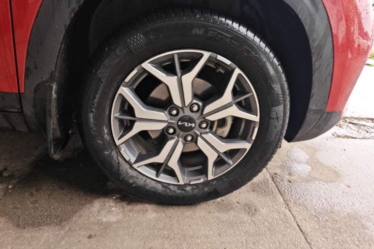 Used Kia KX3 2021 1.5L CVT Trend Edition Right Front Wheel Hub