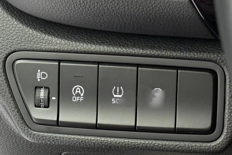 Used Kia KX3 2021 1.5L CVT Trend Edition Audio And AC Panel