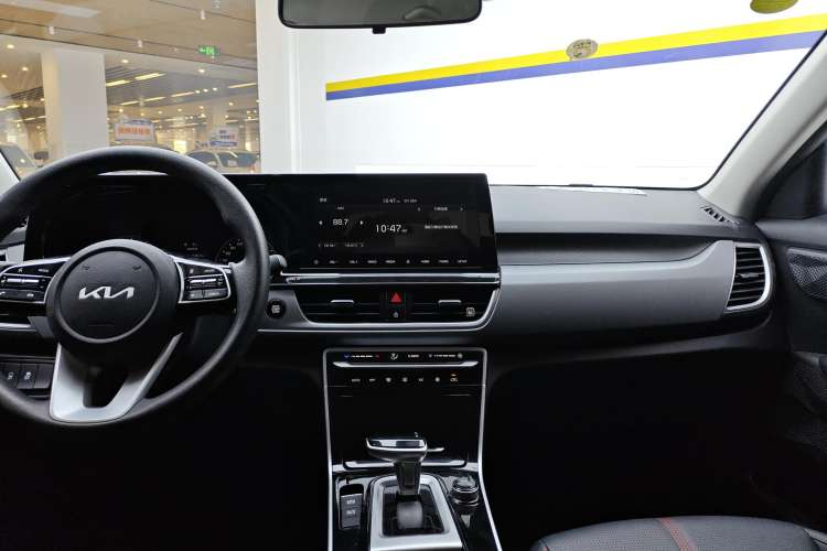 Used Kia KX3 2021 1.5L CVT Comfort Edition Audio And AC Panel