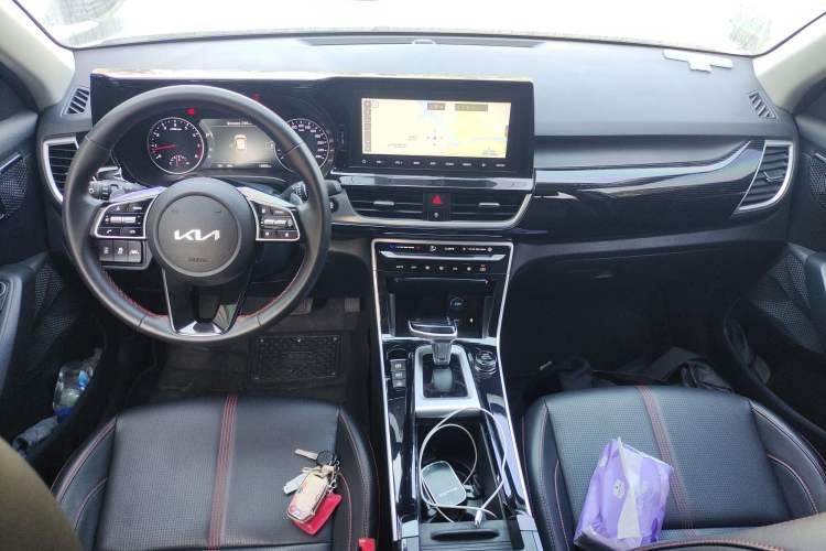 Used Kia KX3 2021 1.5L CVT All-Around Edition Center Console