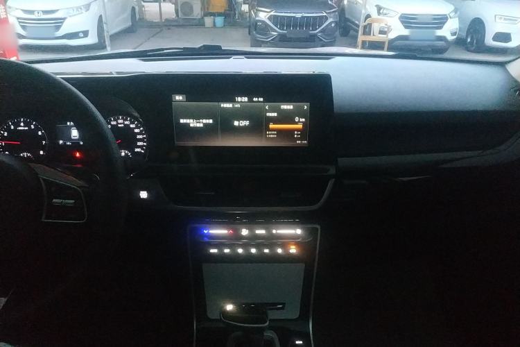 Used Kia KX3 2021 1.5L CVT Trend Edition Center Console