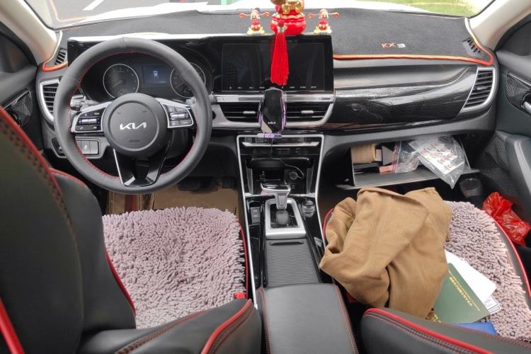 Used Kia KX3 2021 1.5L CVT Trend Edition Center Console