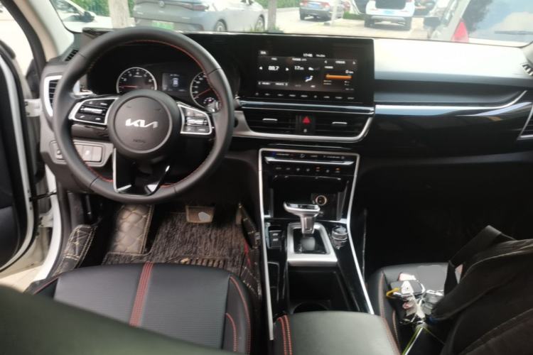 Used Kia KX3 2021 1.5L CVT Trend Edition Center Console