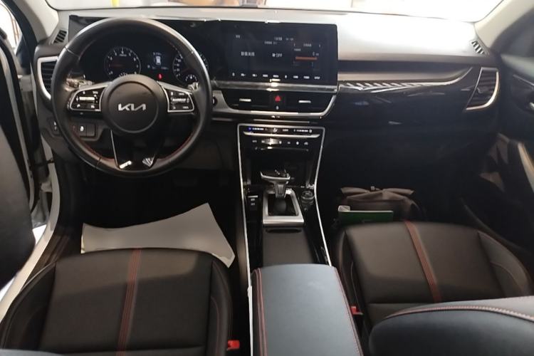 Used Kia KX3 2021 1.5L CVT Trend Edition Center Console