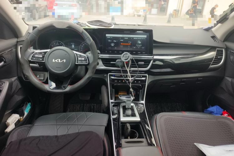 Used Kia KX3 2021 1.5L CVT Trend Edition Center Console