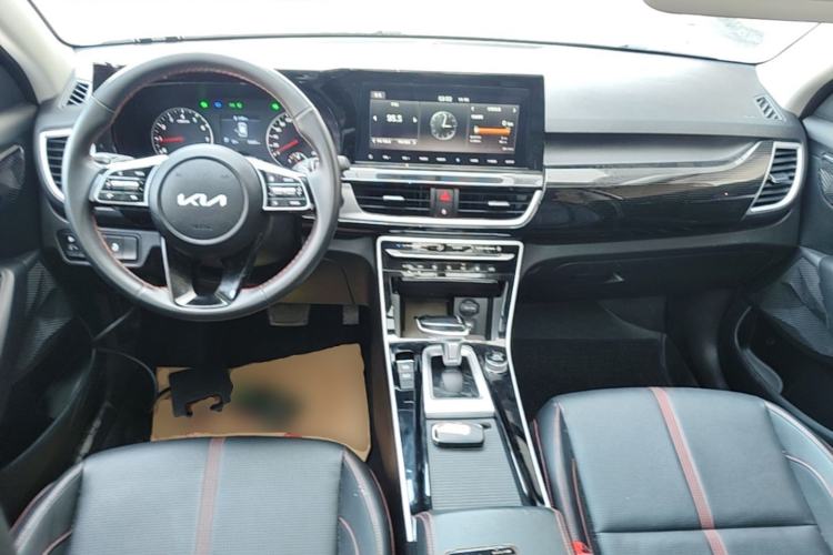 Used Kia KX3 2021 1.5L CVT Trend Edition Center Console