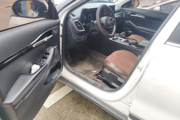 Used Kia KX3 2021 1.5L CVT Trend Edition Driver Seat