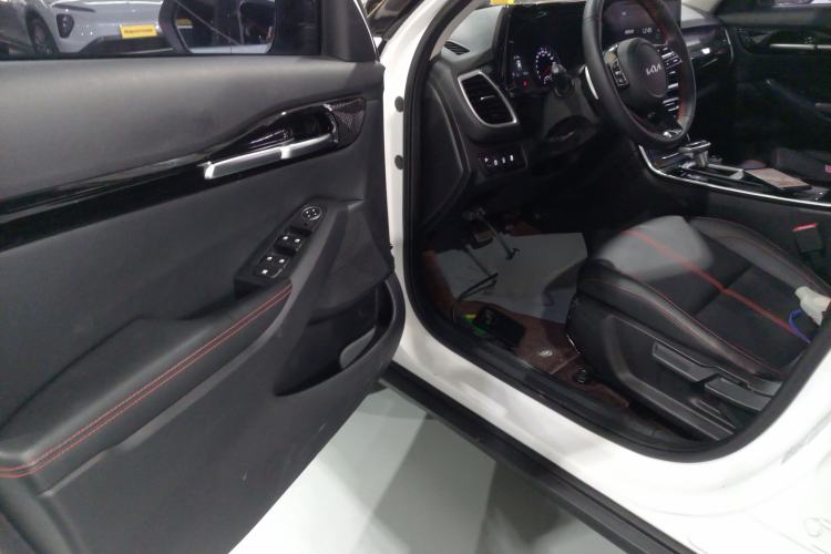 Used Kia KX3 2021 1.5L CVT Trend Edition Driver Seat