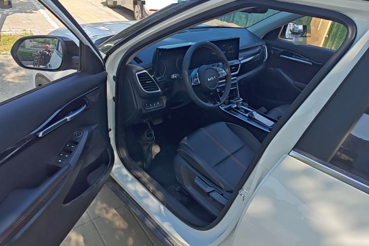 Used Kia KX3 2021 1.5L CVT Trend Edition Driver Seat