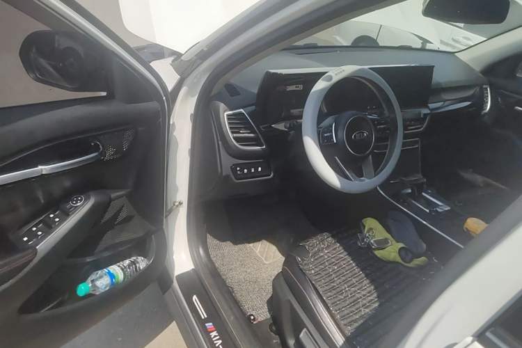 Used Kia KX3 2021 1.5L CVT Trend Edition Driver Seat