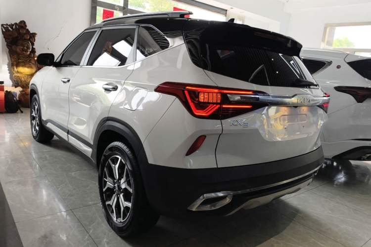 Used Kia KX3 2021 1.5L CVT Trend Edition Exterior 2