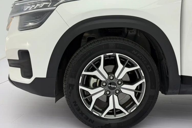 Used Kia KX3 2021 1.5L CVT Trend Edition Exterior 3