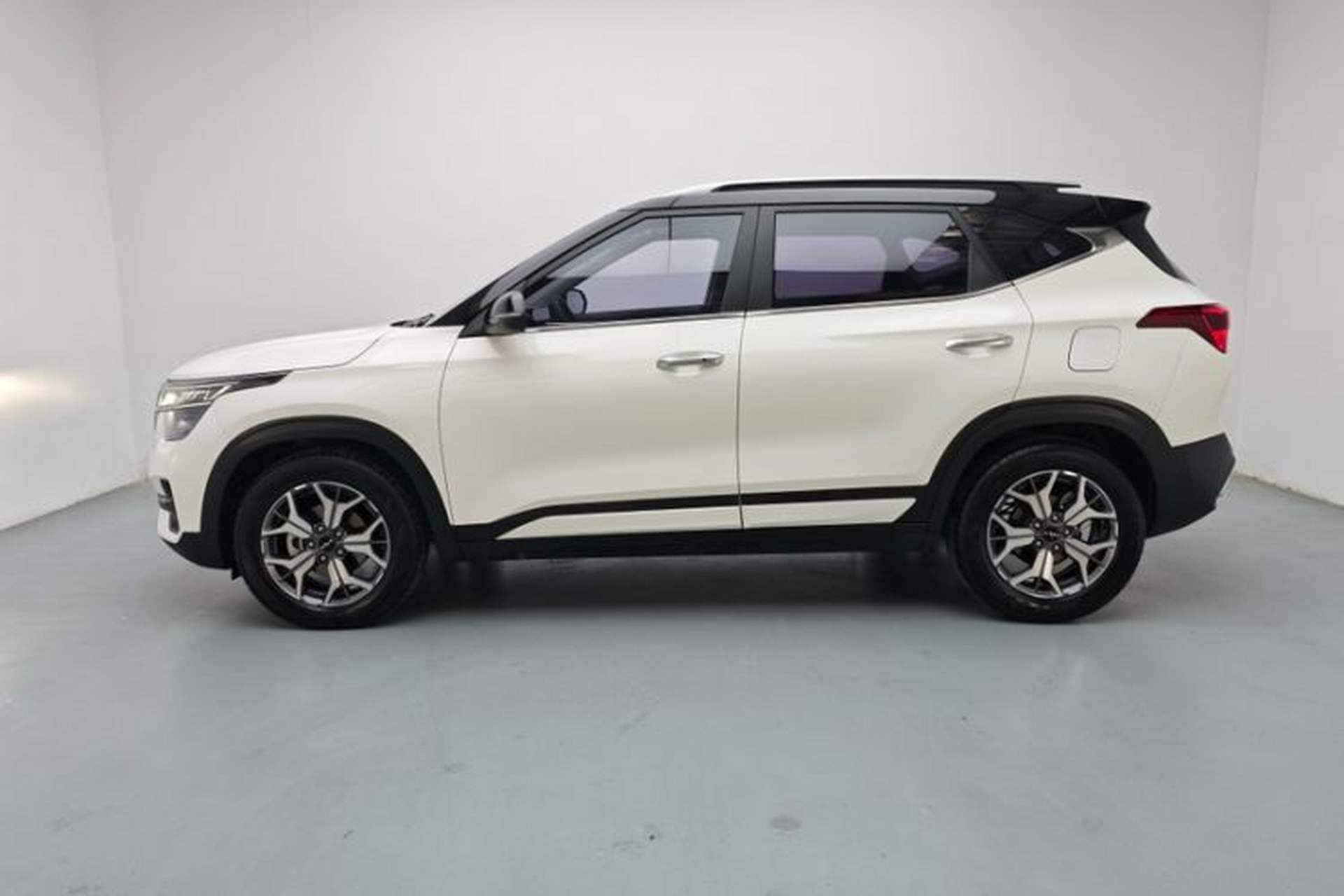 Used Kia KX3 2021 1.5L CVT Trend Edition Exterior 5