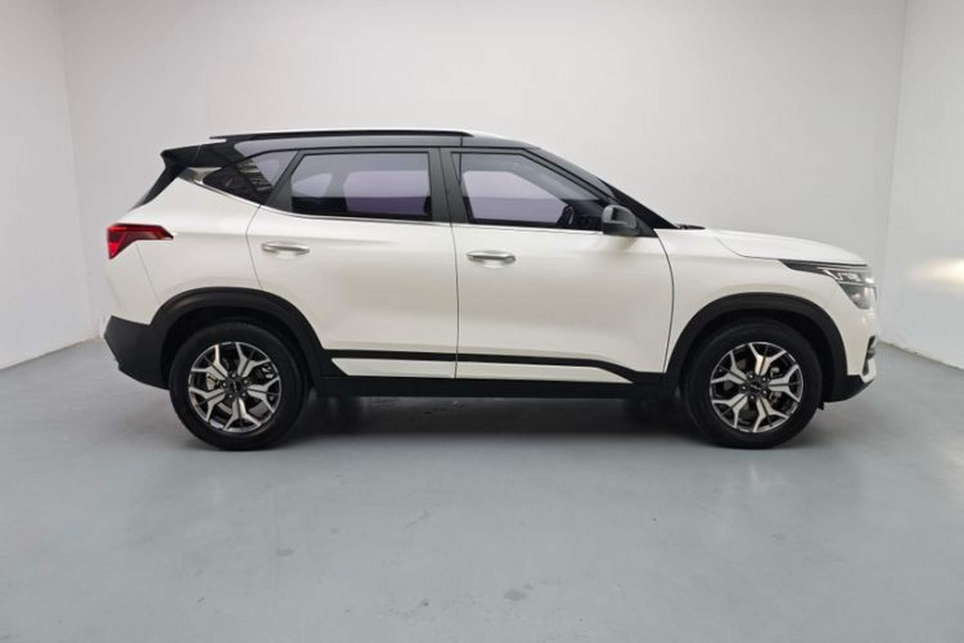 Used Kia KX3 2021 1.5L CVT Trend Edition Exterior 9